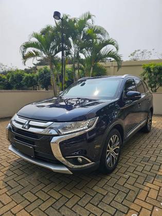 MITSUBISHI OUTLANDER 2.2 MIVEC DI-D DIESEL HPE-S AWD AUTOMÁTICO MITSUBISHI OUTLANDER 2.2 MIVEC DI-D DIESEL HPE-S AWD AUTOMÁTICO